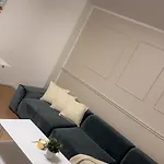 Modernes Ferienapartment In Berlin-Neukoelln